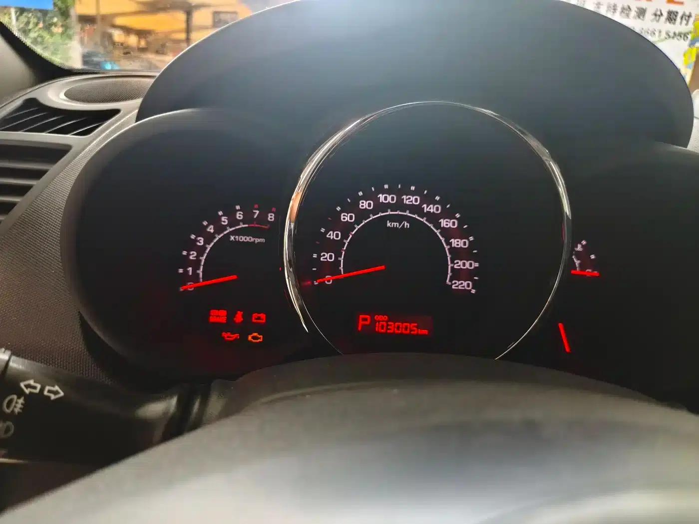 2012 Volkswagen Soul 1.6L AT Premium — миниатюра 11