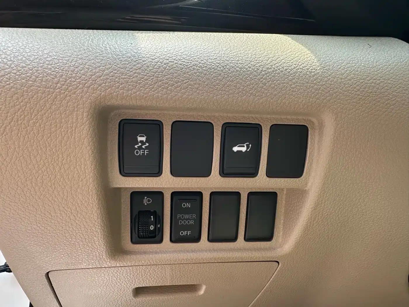 Quest 2015 3.5L SL — миниатюра 17