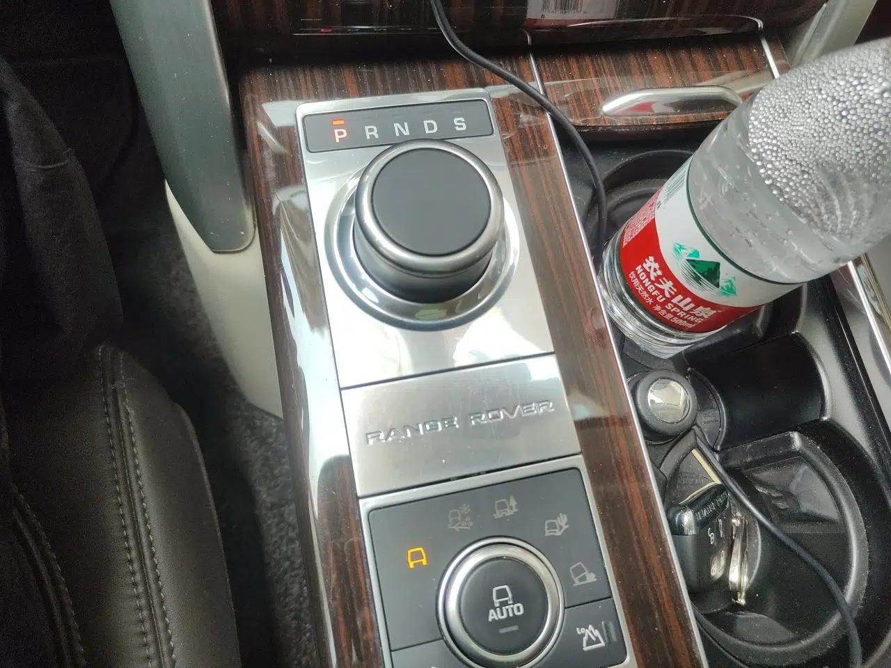 Land Rover Range Vogue 2016 3.0T Gasoline Parallel Import — миниатюра 14