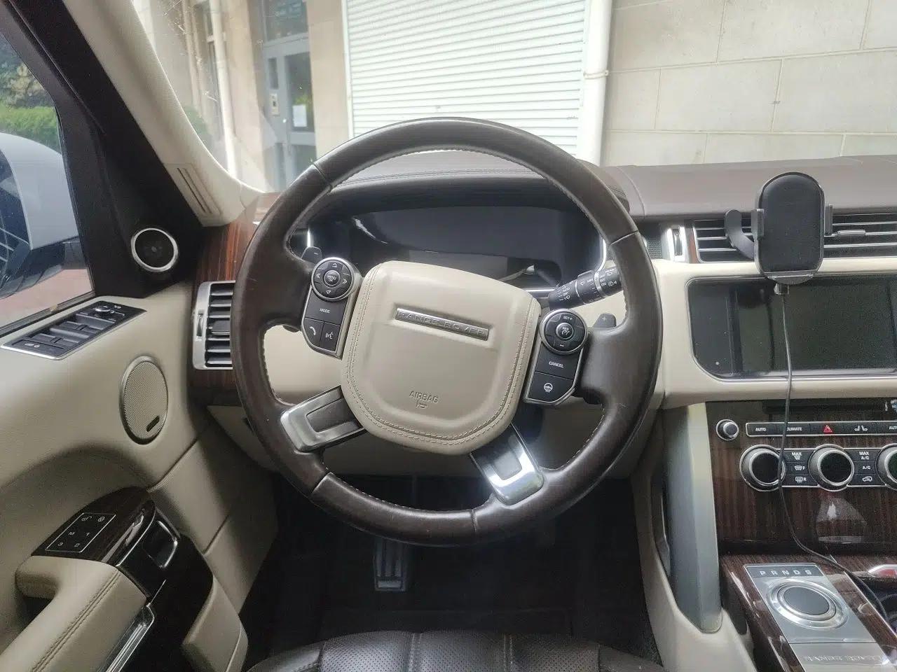 Land Rover Range Vogue 2016 3.0T Gasoline Parallel Import — миниатюра 10