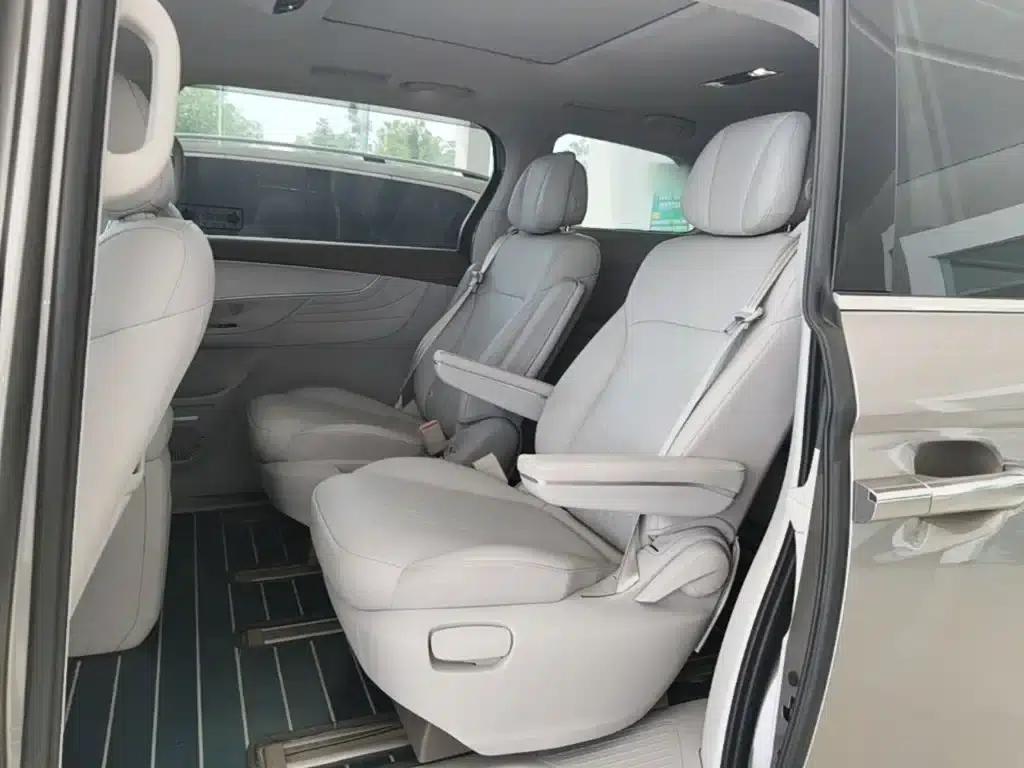 Roewe iMAX8 New Energy 2025 1.5T DMH Luxury Edition — миниатюра 17