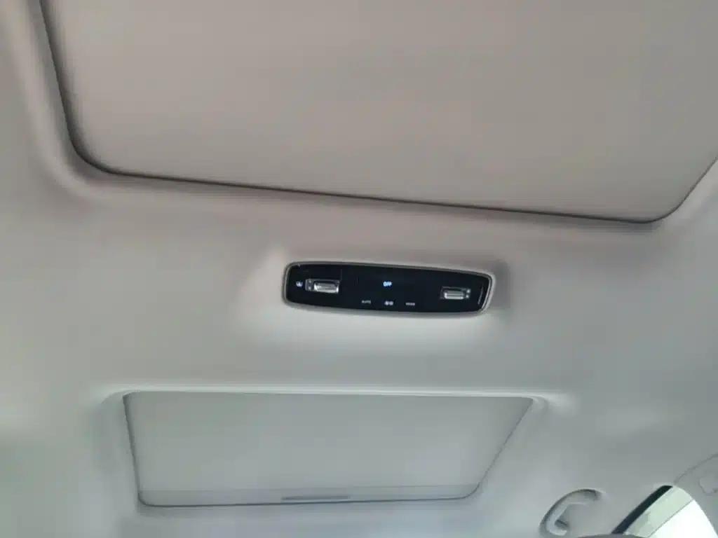Roewe iMAX8 New Energy 2025 1.5T DMH Luxury Edition — миниатюра 18
