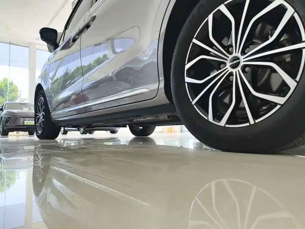 Roewe iMAX8 New Energy 2025 1.5T DMH Luxury Edition — миниатюра 22