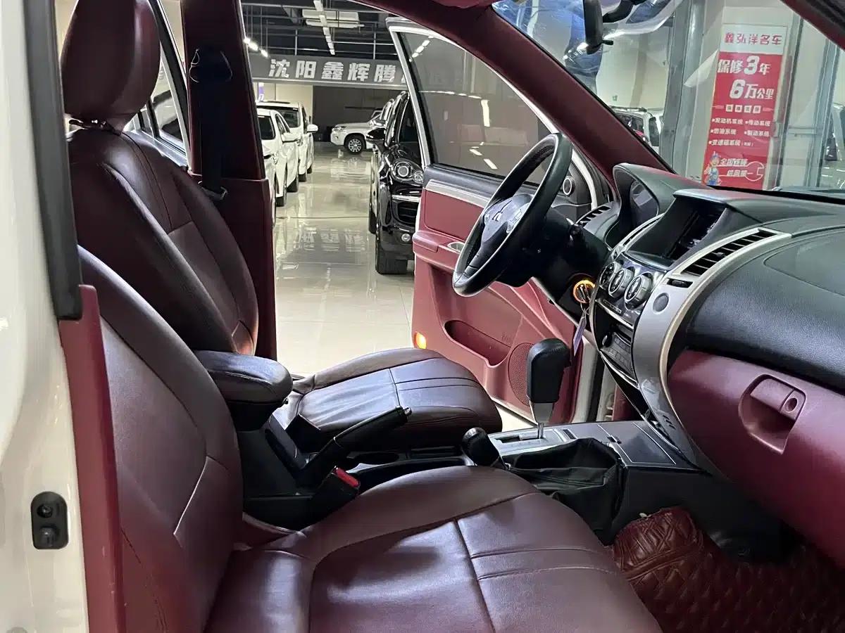 2013 Pajero Sport 3.0L Automatic 4WD Executive Edition — миниатюра 12