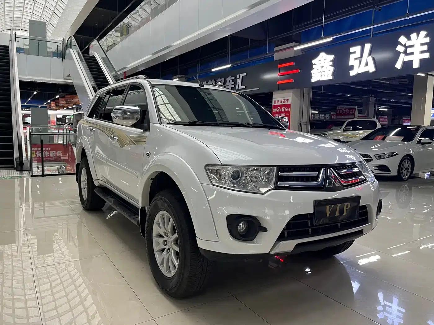 2013 Pajero Sport 3.0L Automatic 4WD Executive Edition — миниатюра 3