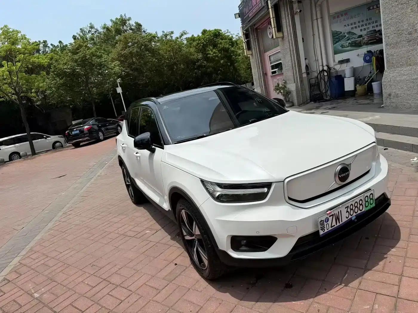 Volvo XC40 PHEV 2021 P8 Pure Electric AWD Inscription Sport Edition — миниатюра 2