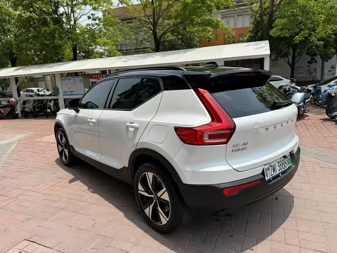 Volvo XC40 PHEV 2021 P8 Pure Electric AWD Inscription Sport Edition — миниатюра 8