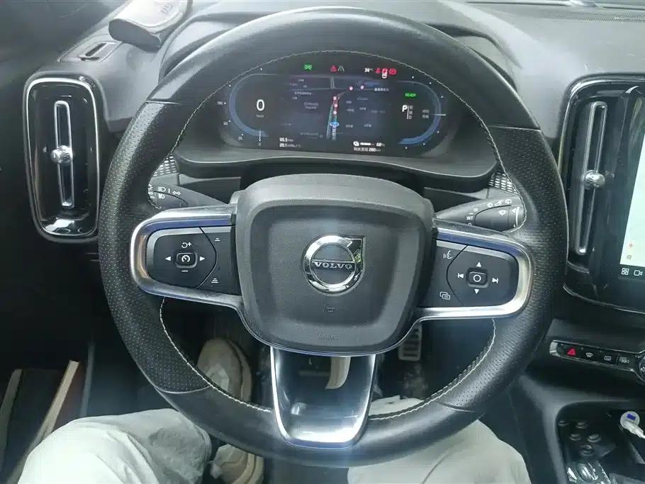Volvo XC40 PHEV 2021 P8 Pure Electric AWD Inscription Sport Edition — миниатюра 15
