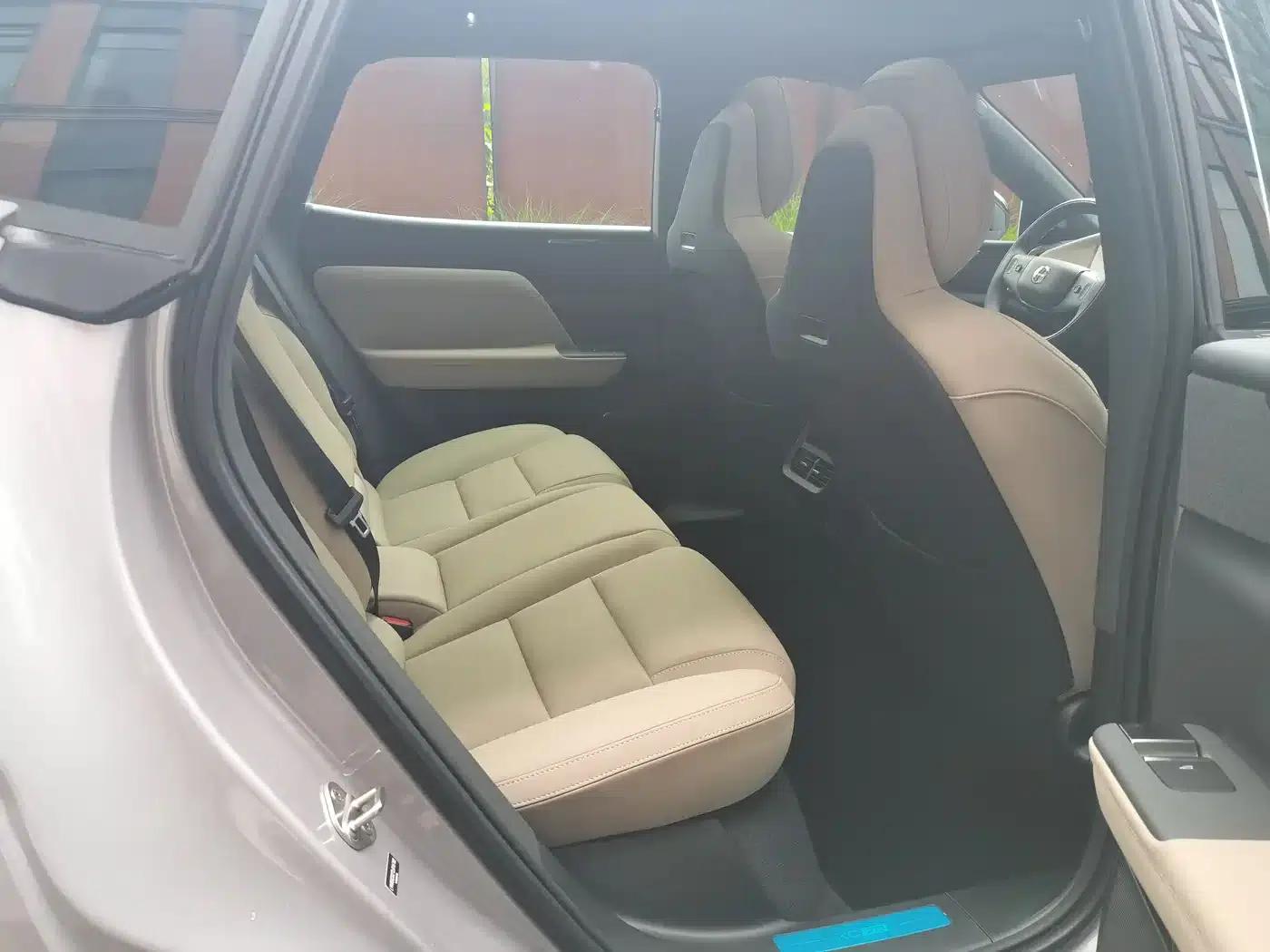 2026 Volvo XC70 Plug-in Hybrid (Two-Wheel Drive, Long Range, Core) — миниатюра 11