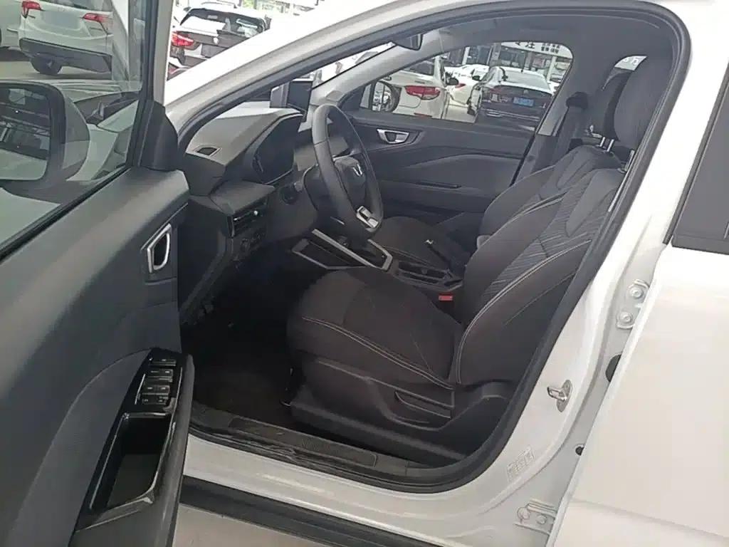 Wuling Xingchi 2023 1.5L CVT Comfort Edition — миниатюра 16