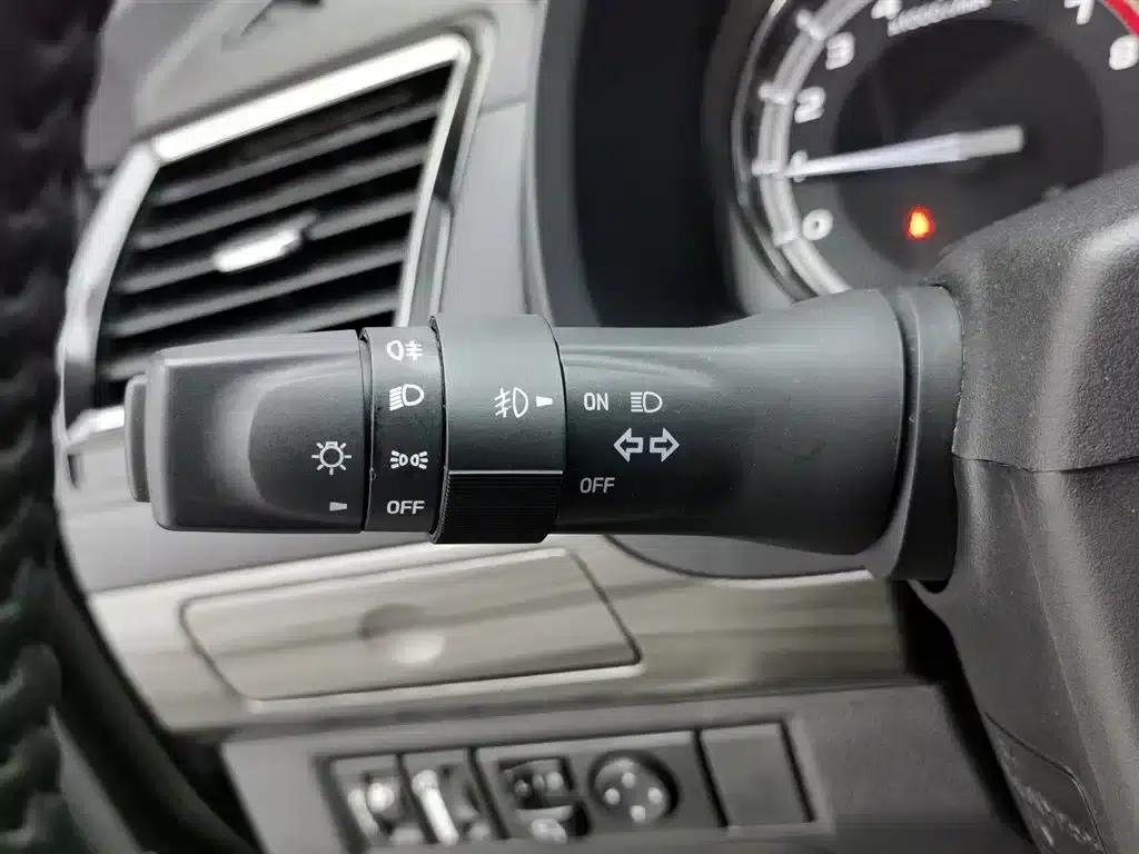 2022 mu-X Ranger 2.0T Gasoline Automatic 2WD Sporty 5-Seater — миниатюра 21
