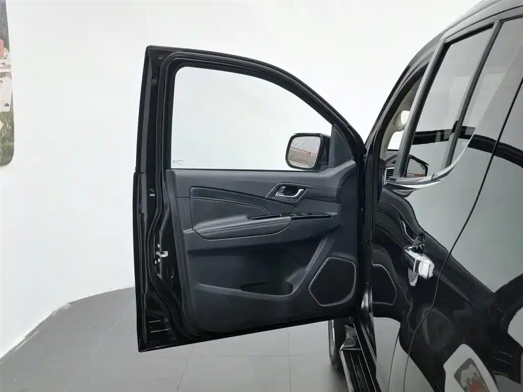 2022 mu-X Ranger 2.0T Gasoline Automatic 2WD Sporty 5-Seater — миниатюра 8