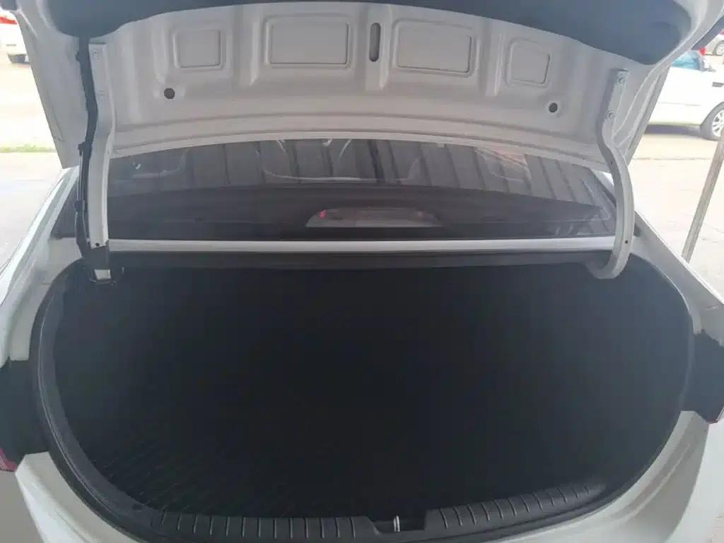 2016 Hyundai Verna 1.4L Manual GLS Cool Edition — миниатюра 19