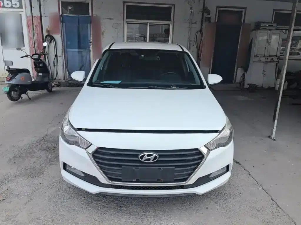 2016 Hyundai Verna 1.4L Manual GLS Cool Edition — миниатюра 3