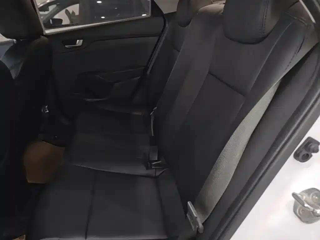 2016 Hyundai Verna 1.4L Automatic GLS (Cool Edition) — миниатюра 17