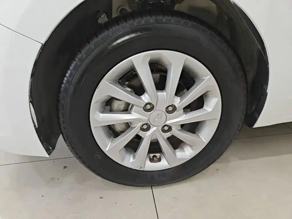 2016 Hyundai Verna 1.4L Automatic GLS (Cool Edition) — миниатюра 23
