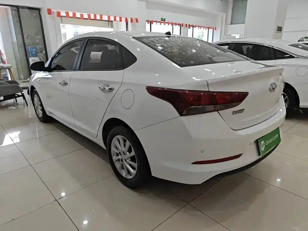 2016 Hyundai Verna 1.4L Automatic GLS (Cool Edition) — миниатюра 5