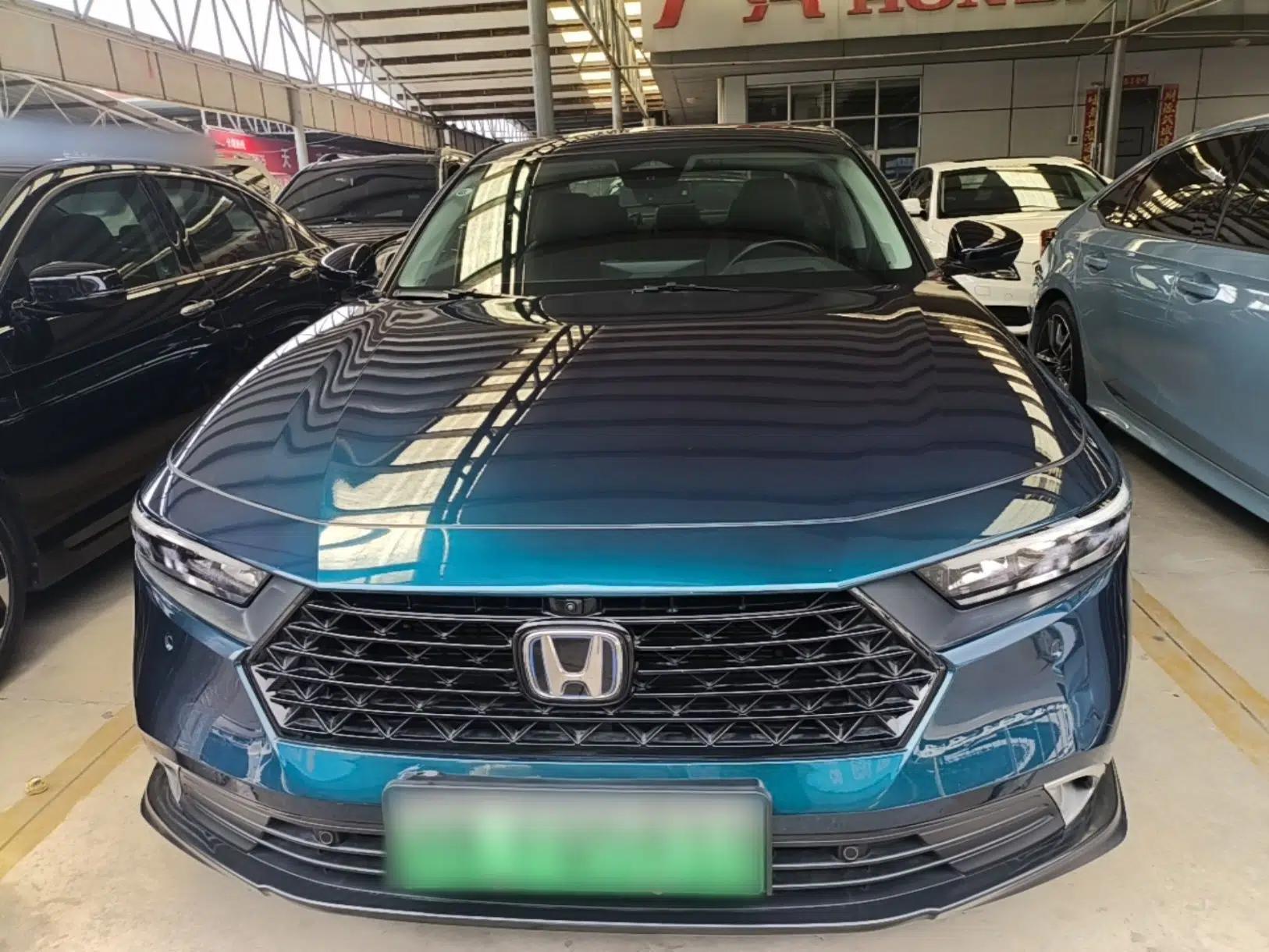 Honda Accord New Energy 2023 2.0L ePHEV Flagship Edition — миниатюра 2
