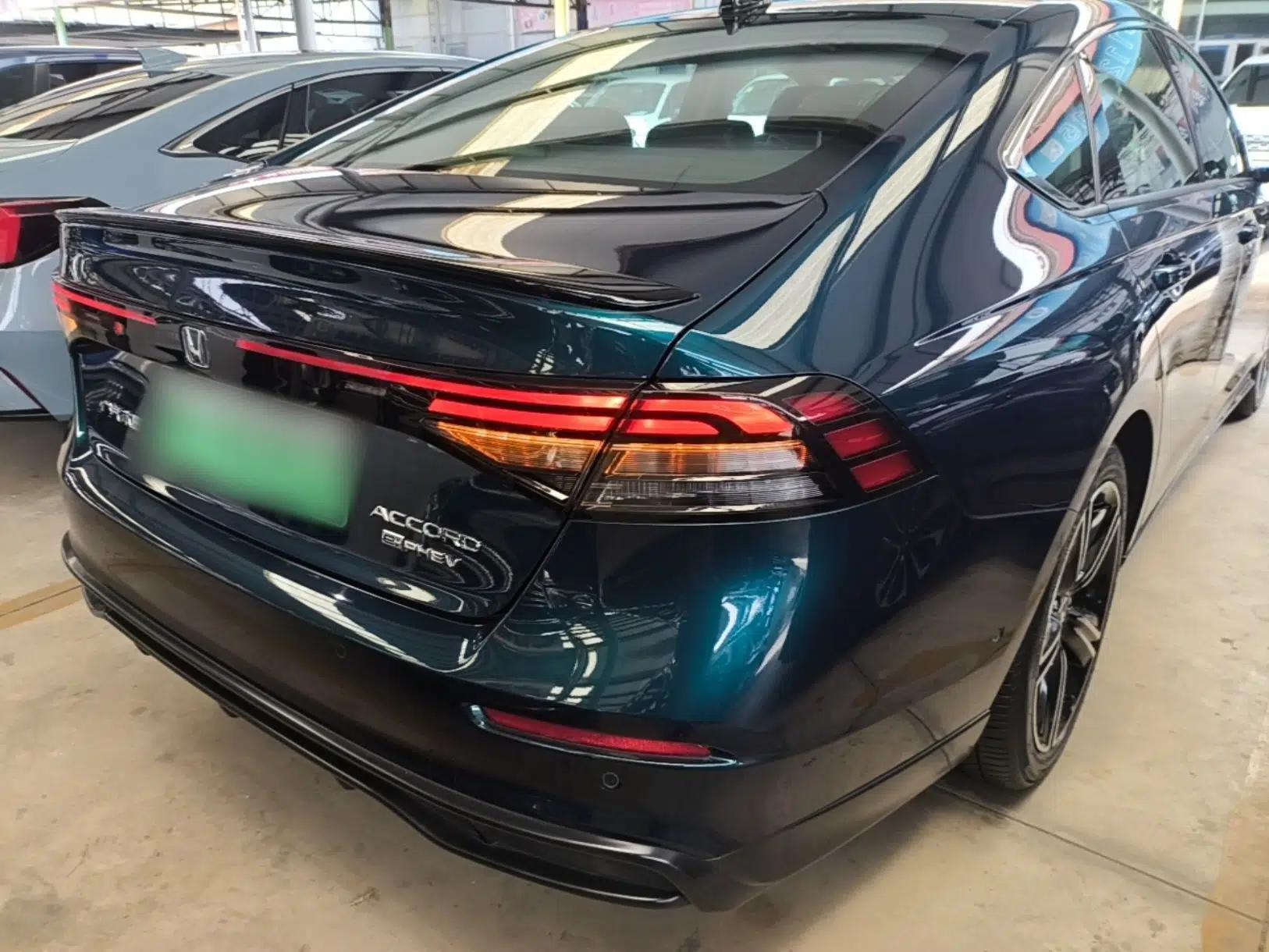 Honda Accord New Energy 2023 2.0L ePHEV Flagship Edition — миниатюра 6