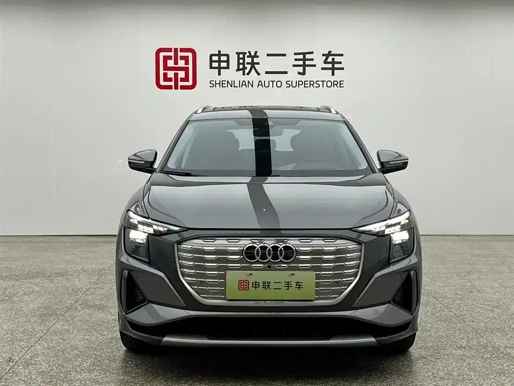 Audi Q5 e-tron 2023 Model 40 e-tron Star Edition - Fashion Set — миниатюра 5
