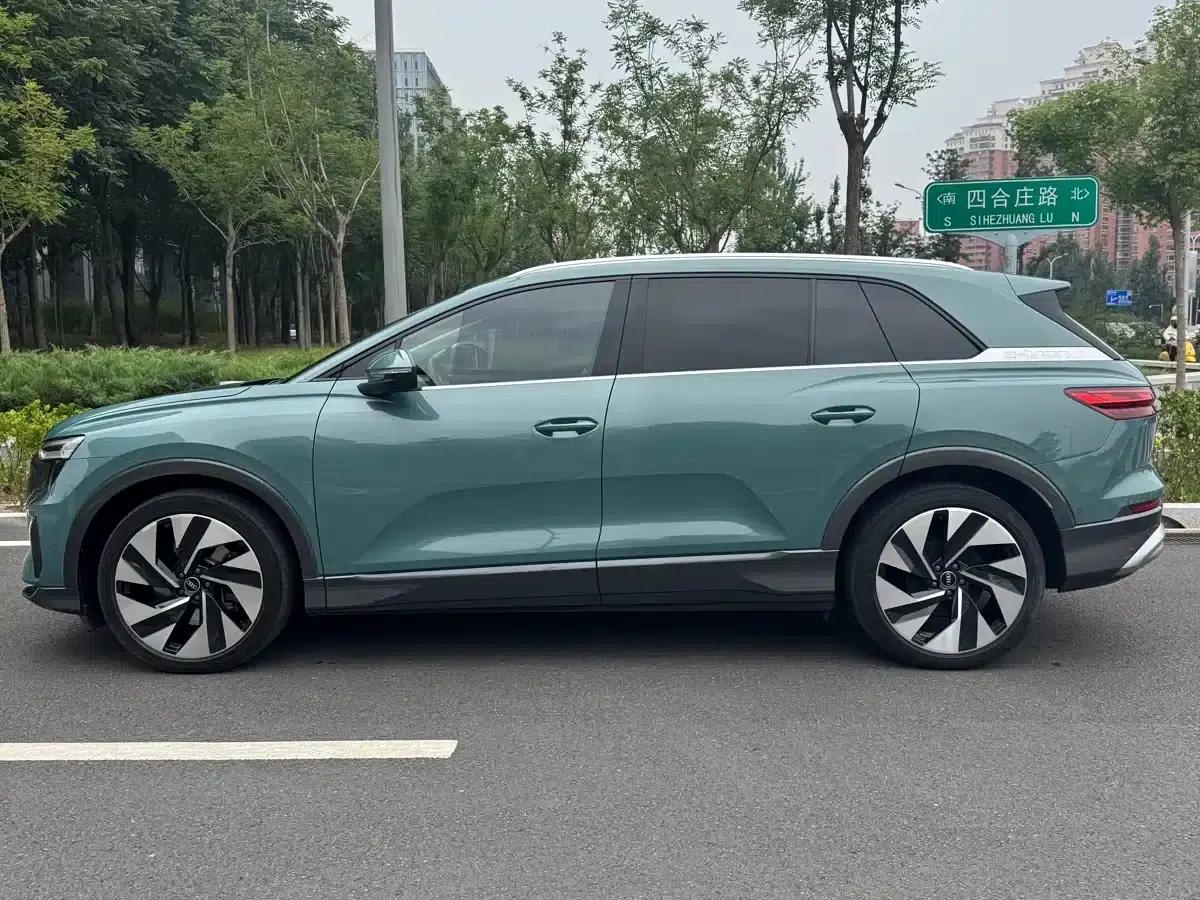 Audi Q5 e-tron 2022 50 e-tron quattro Glory Edition - Premium Outfit — миниатюра 3