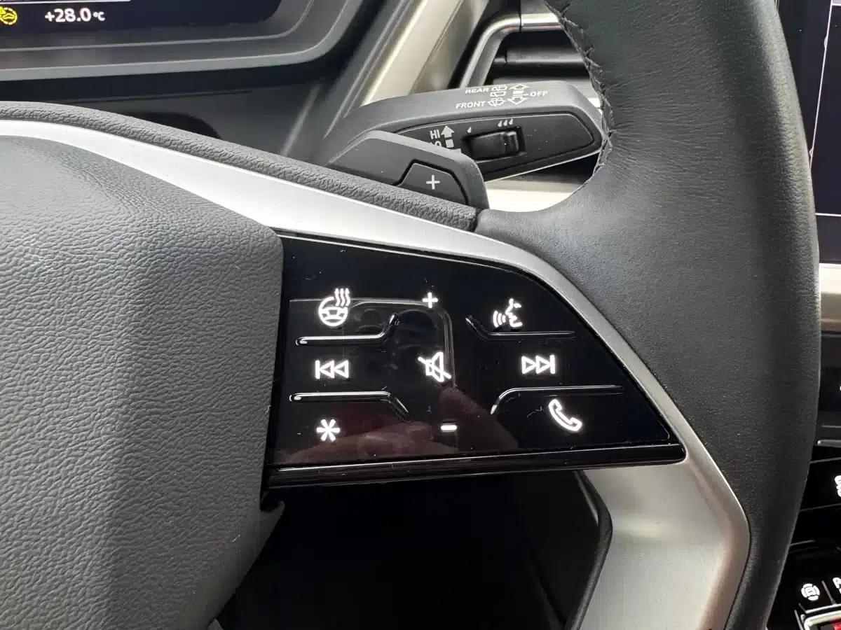 Audi Q5 e-tron 2022 50 e-tron quattro Glory Edition - Premium Outfit — миниатюра 29