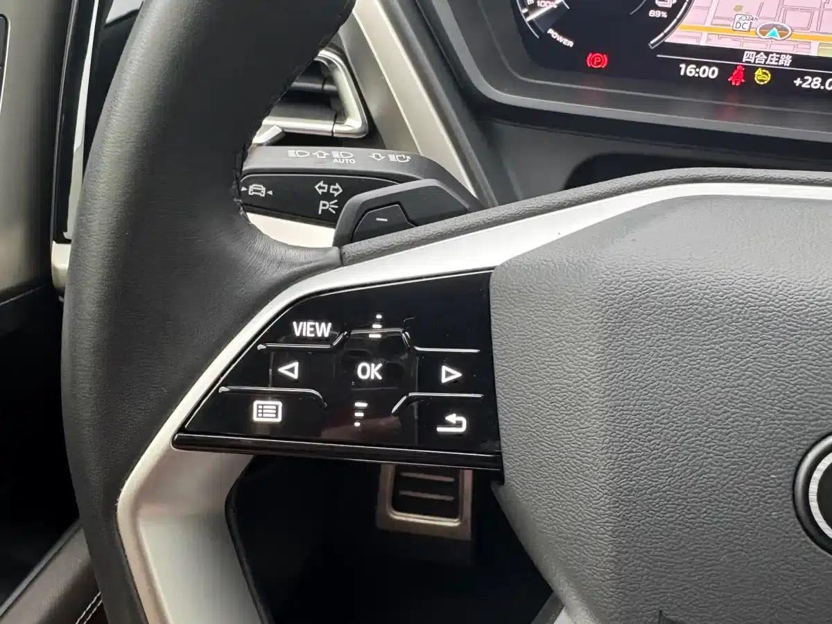 Audi Q5 e-tron 2022 50 e-tron quattro Glory Edition - Premium Outfit — миниатюра 30