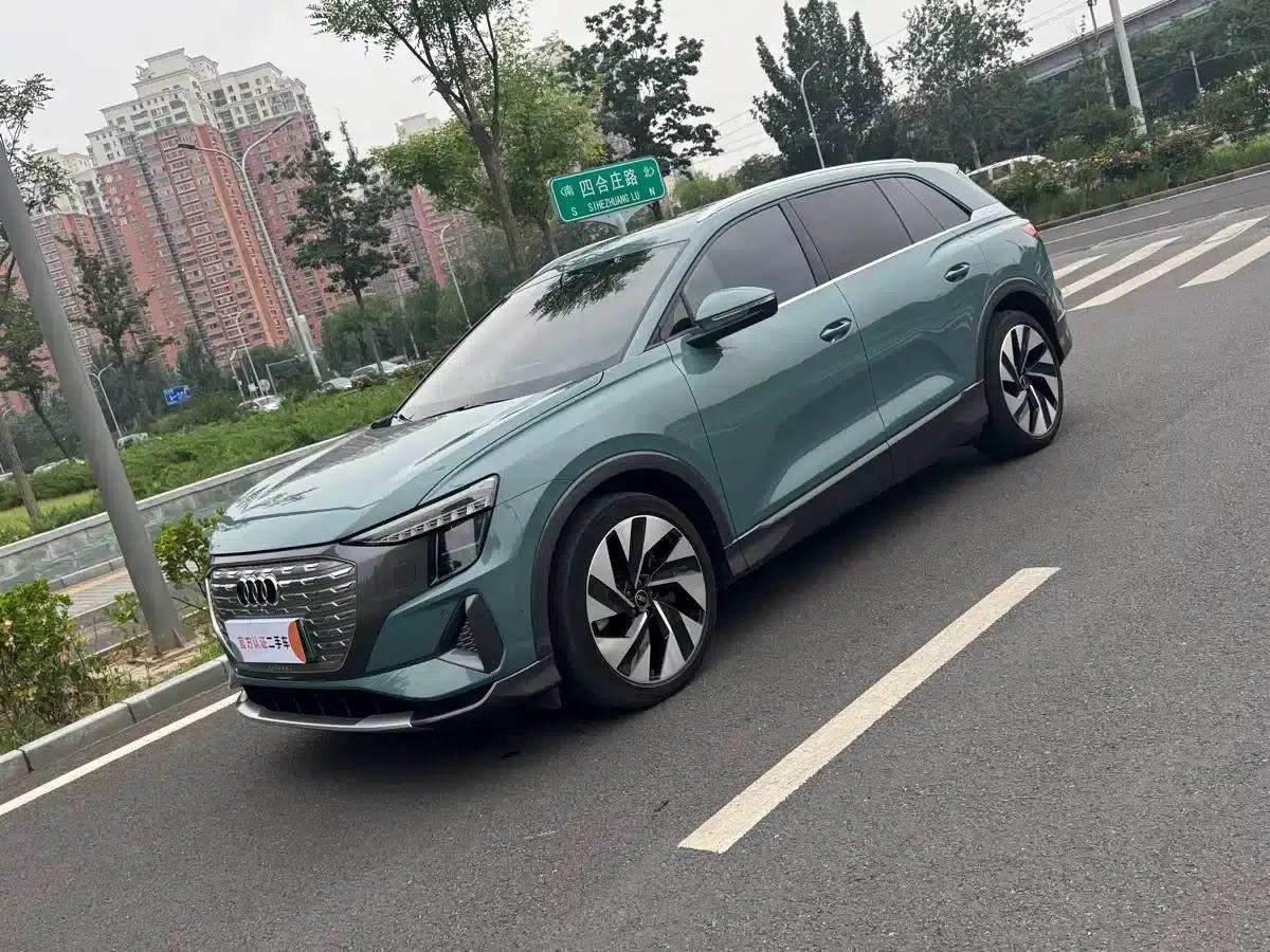 Audi Q5 e-tron 2022 50 e-tron quattro Glory Edition - Premium Outfit — миниатюра 38
