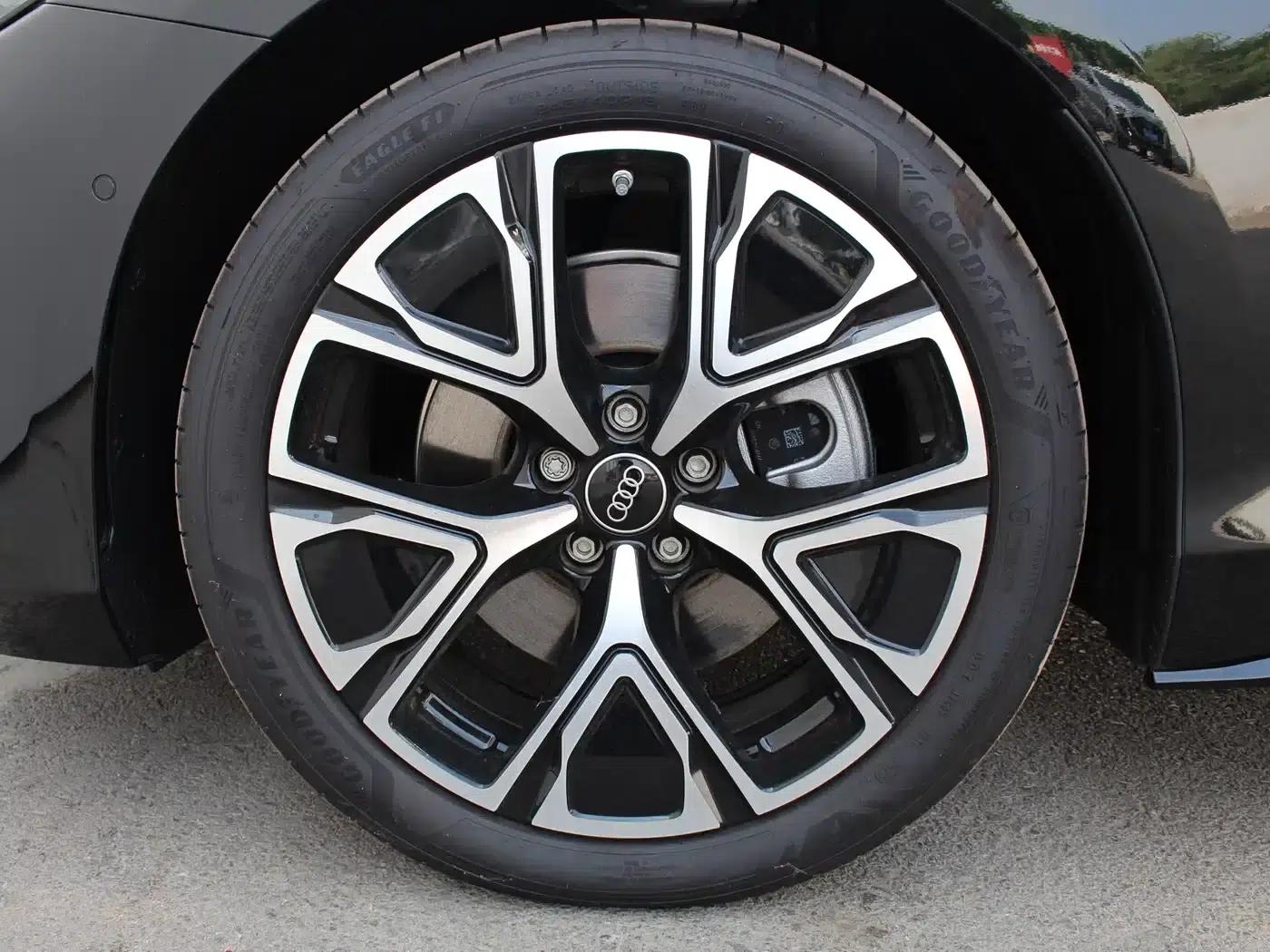 Audi A5L Sportback 2026 TFSI 150kW Intelligent Leading Edition — миниатюра 18
