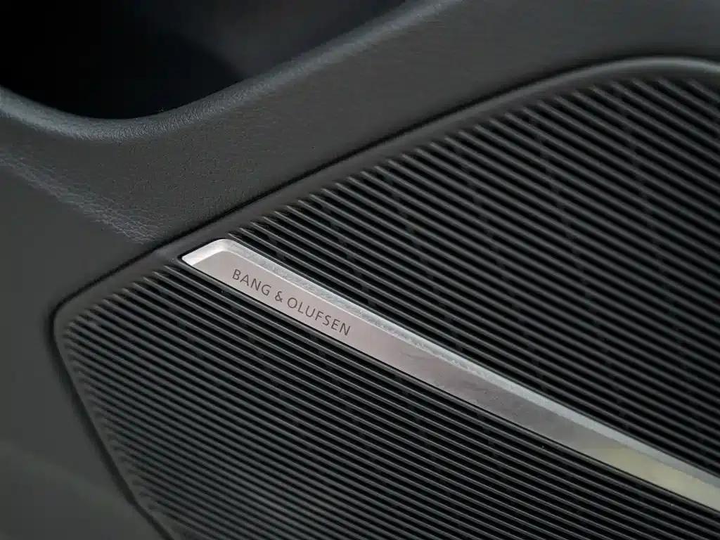 2022 Audi RS Q8 4.0T — миниатюра 21