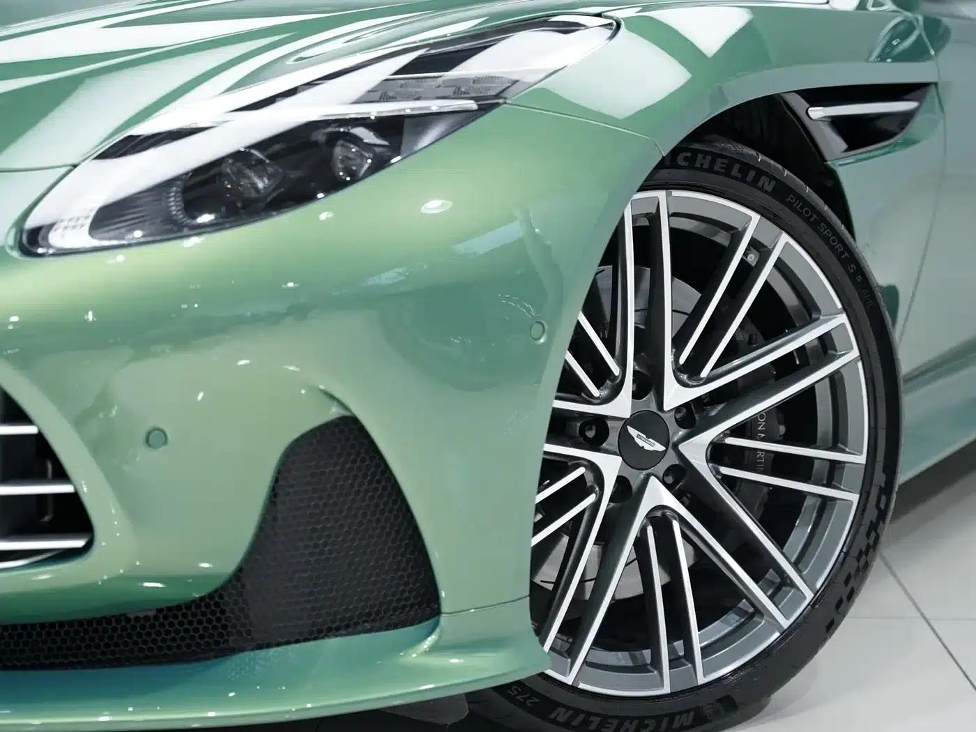 Aston Martin DB12 2025 4.0T V8 Coupe — миниатюра 4