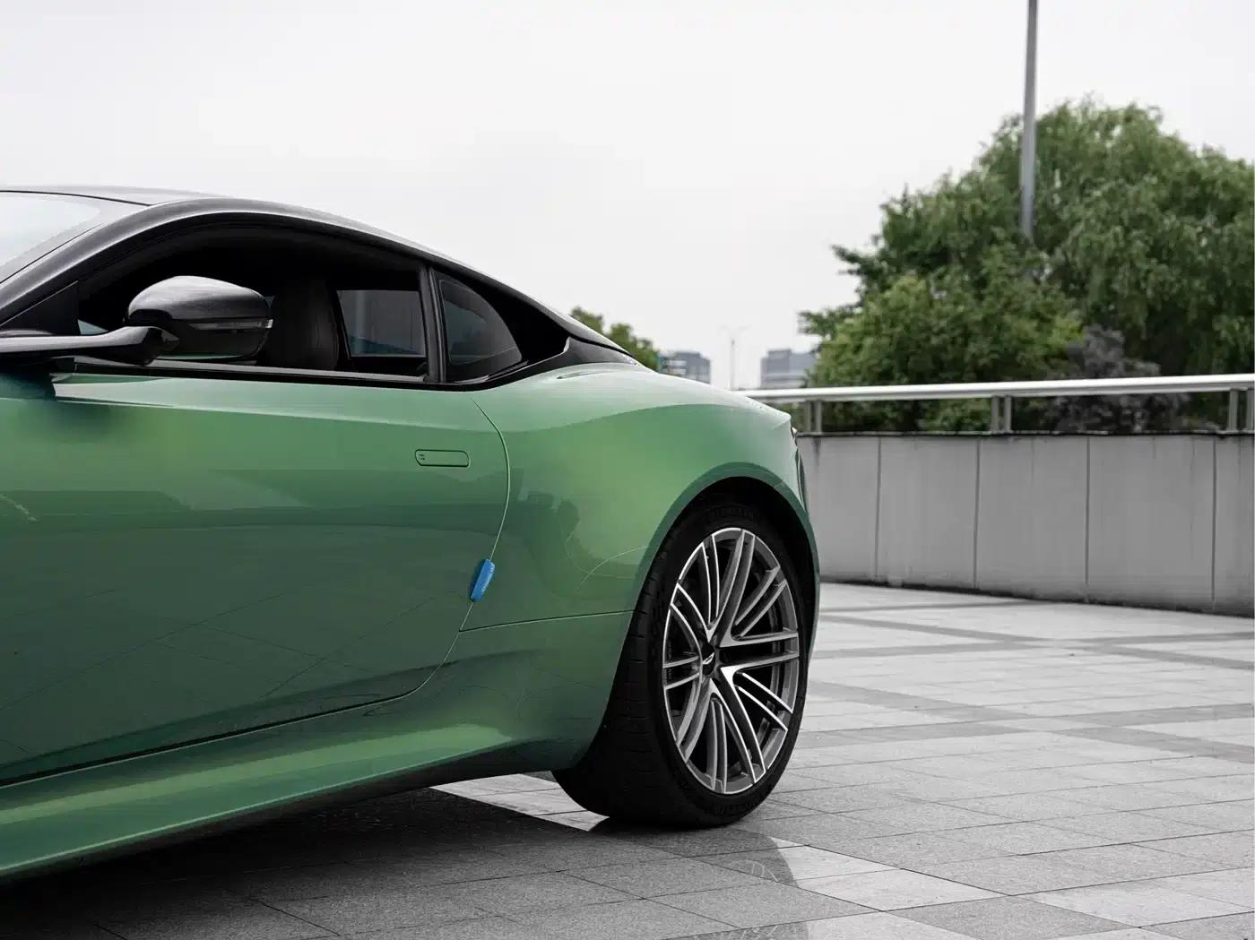 Aston Martin DB12 2025 4.0T V8 Coupe — миниатюра 8