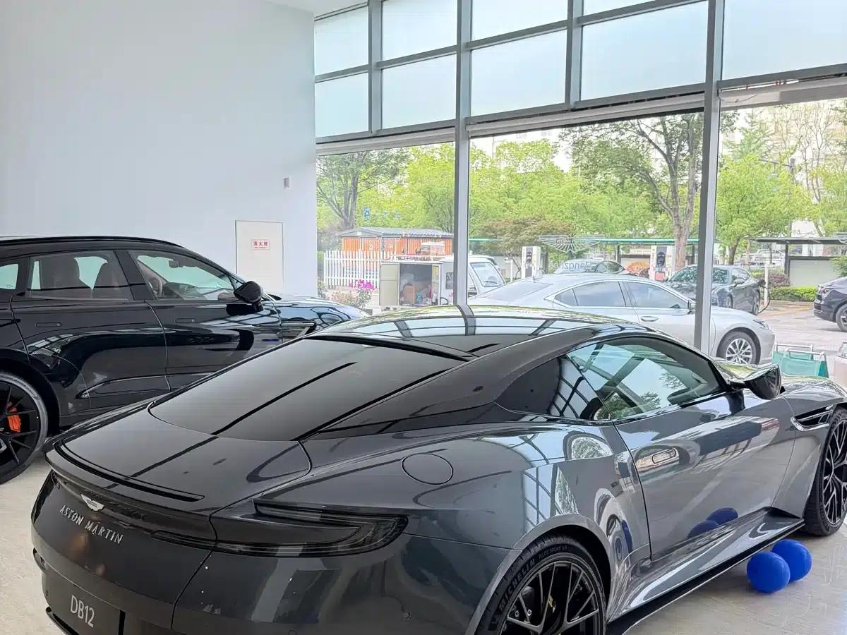 Aston Martin DB12 2025 4.0T V8 Coupe — миниатюра 3