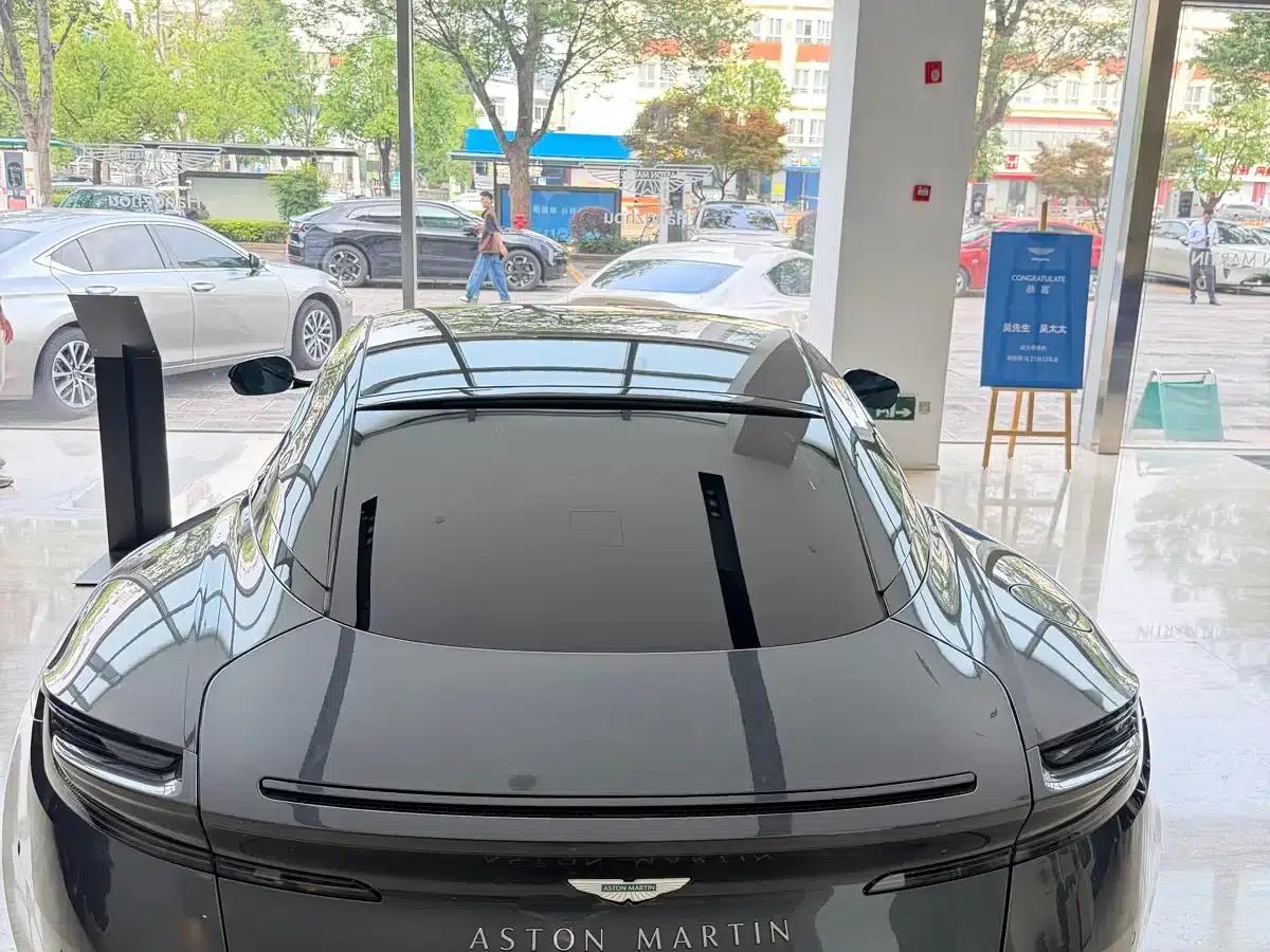 Aston Martin DB12 2025 4.0T V8 Coupe — миниатюра 4