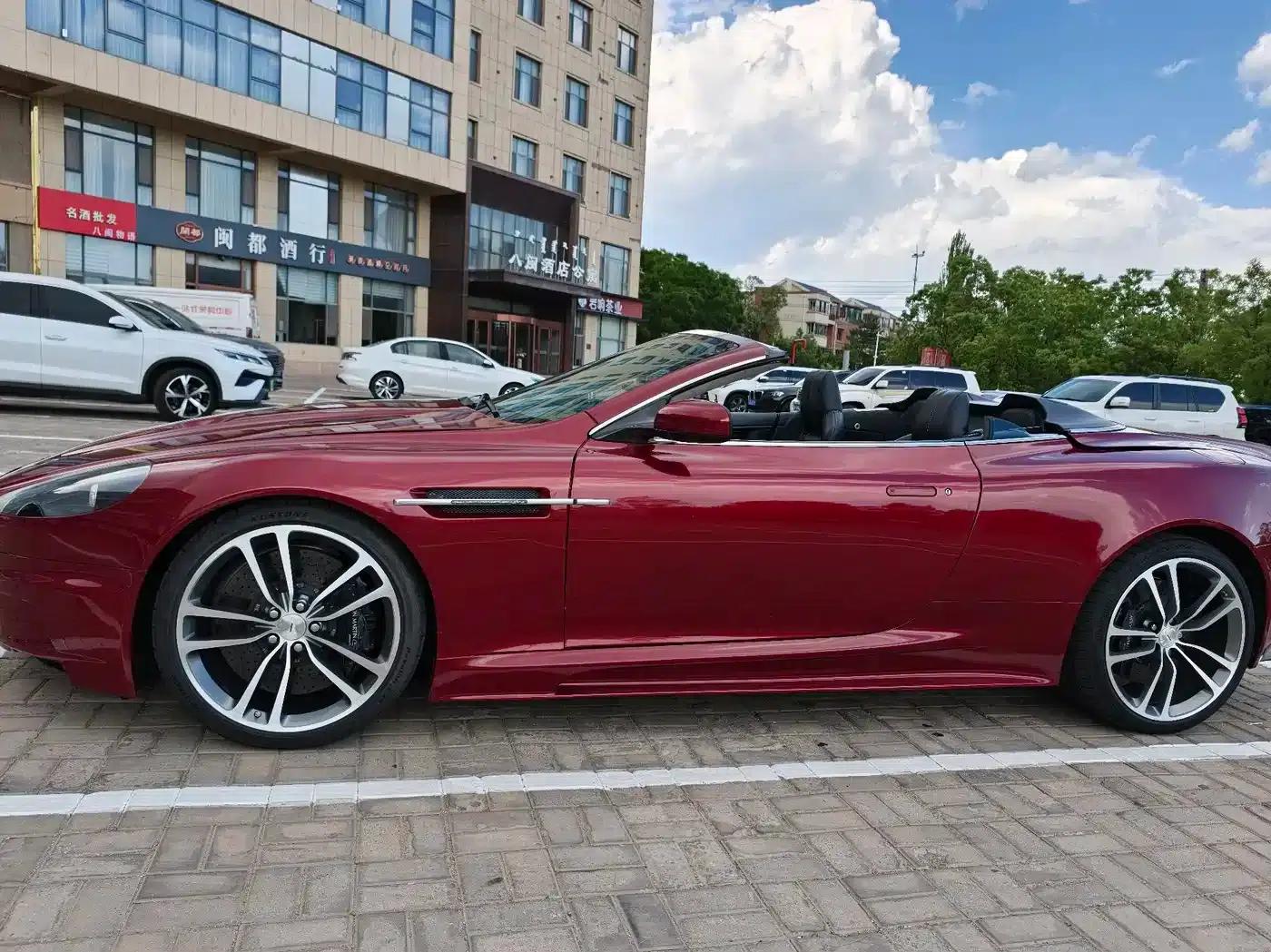 Aston Martin DBS 2009 6.0 Touchtronic Volante — миниатюра 11