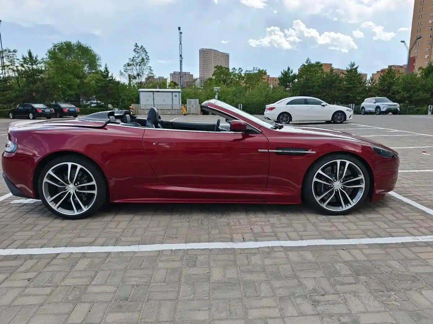 Aston Martin DBS 2009 6.0 Touchtronic Volante — миниатюра 12