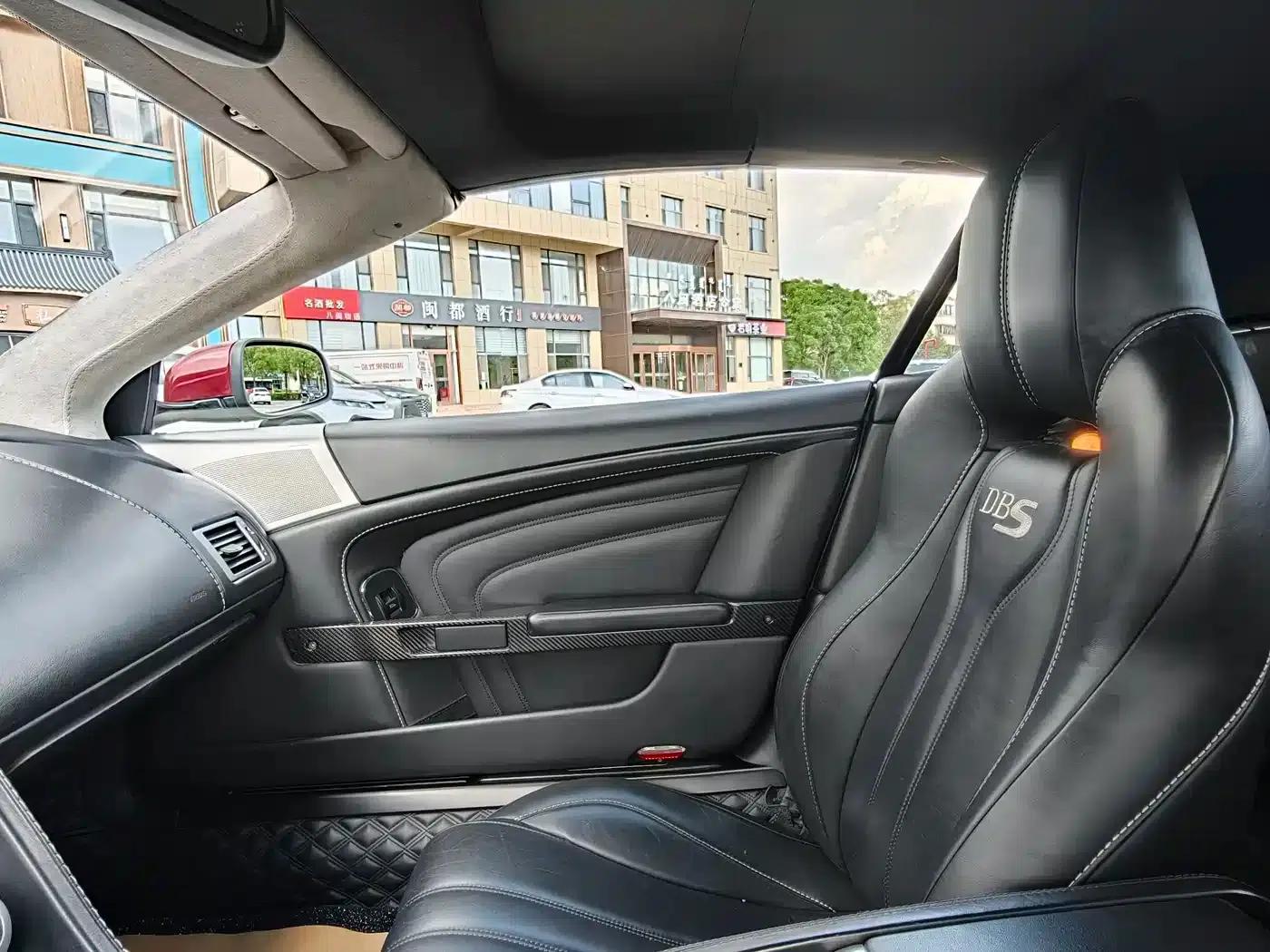 Aston Martin DBS 2009 6.0 Touchtronic Volante — миниатюра 17