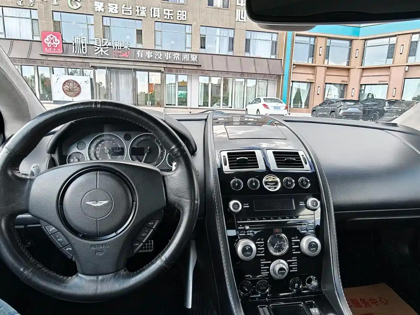Aston Martin DBS 2009 6.0 Touchtronic Volante — миниатюра 19