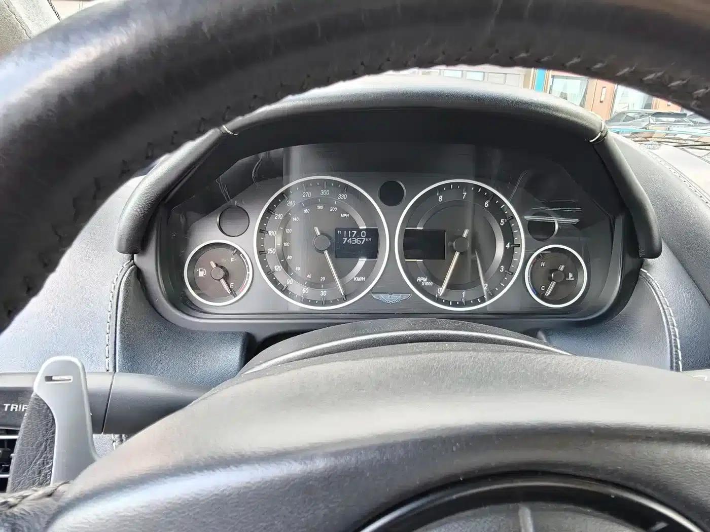 Aston Martin DBS 2009 6.0 Touchtronic Volante — миниатюра 24