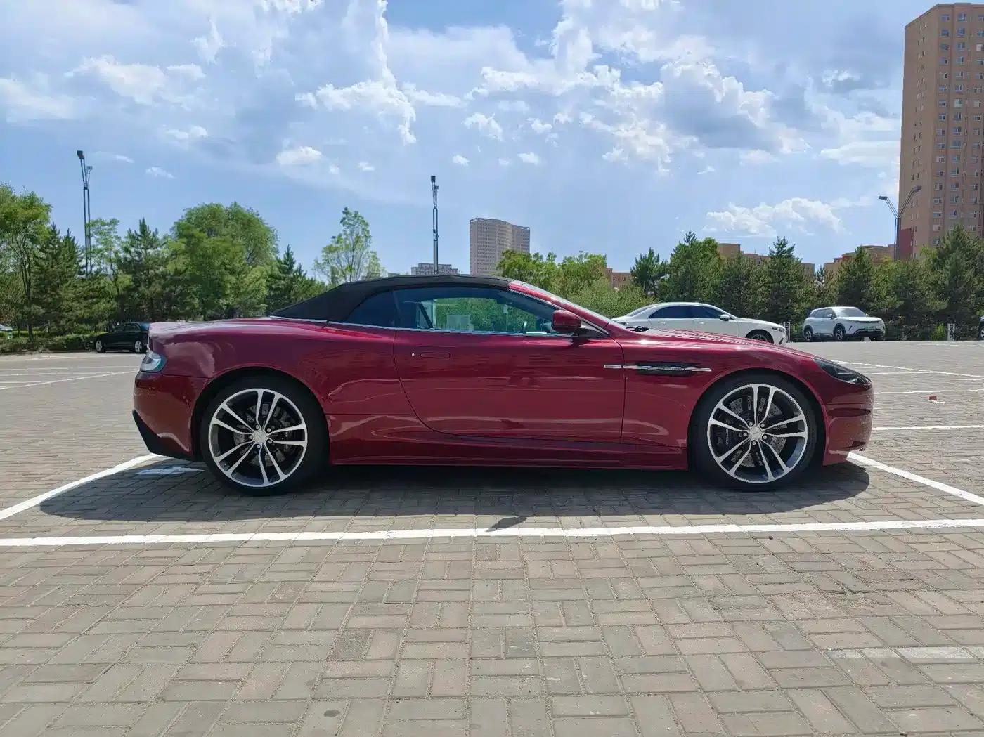Aston Martin DBS 2009 6.0 Touchtronic Volante — миниатюра 4