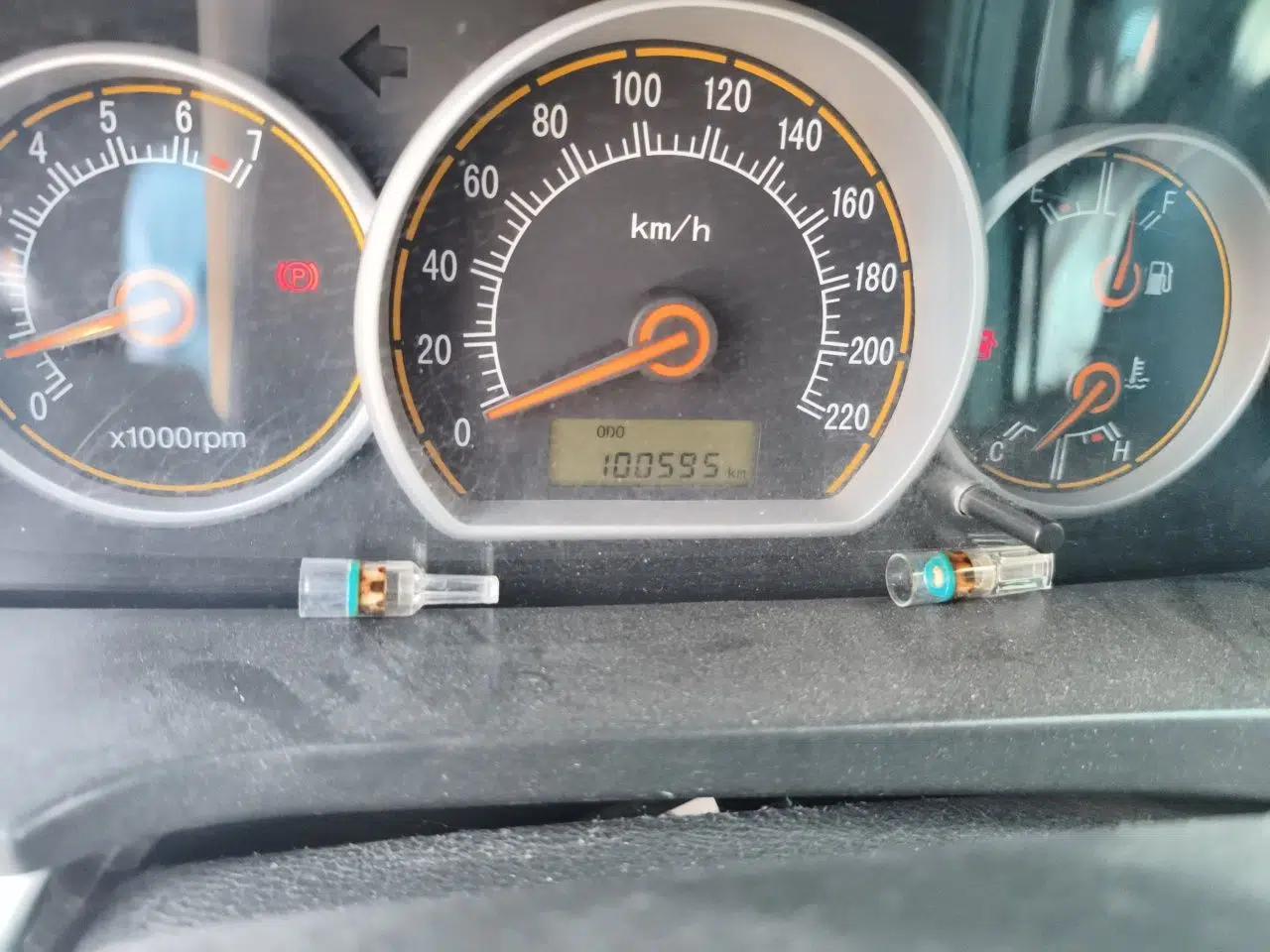 CHANGAN Alsvin 2012 Sedan 1.5L Manual Luxury Model — миниатюра 12