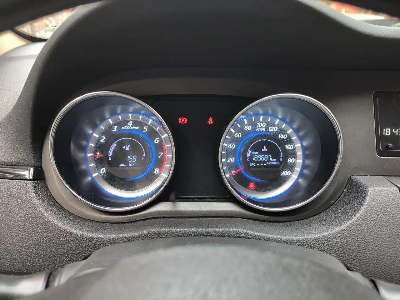 Great Wall C30 2013 1.5L Manual Luxury Model — миниатюра 11