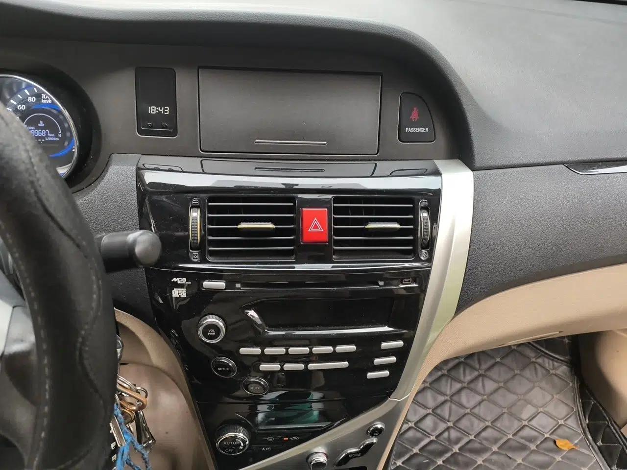 Great Wall C30 2013 1.5L Manual Luxury Model — миниатюра 13