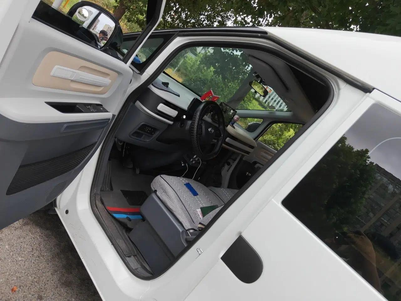 SAIC MAXUS Dana V1 2025 V1+ Long Wheelbase High-Roof Multi-Function Version (62 kWh) — миниатюра 16