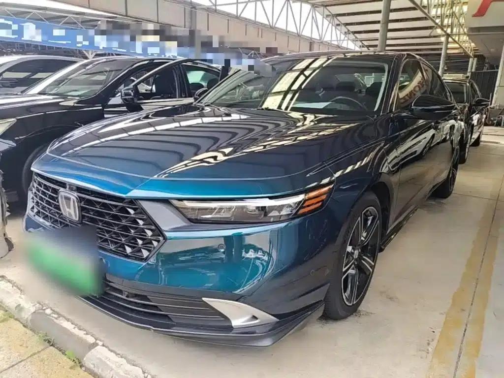 Accord PHEV 2023 2.0L e:PHEV Flagship Edition — миниатюра 1