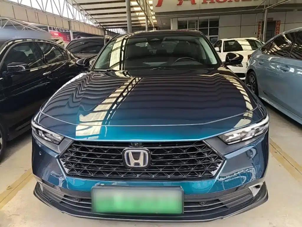 Accord PHEV 2023 2.0L e:PHEV Flagship Edition — миниатюра 3