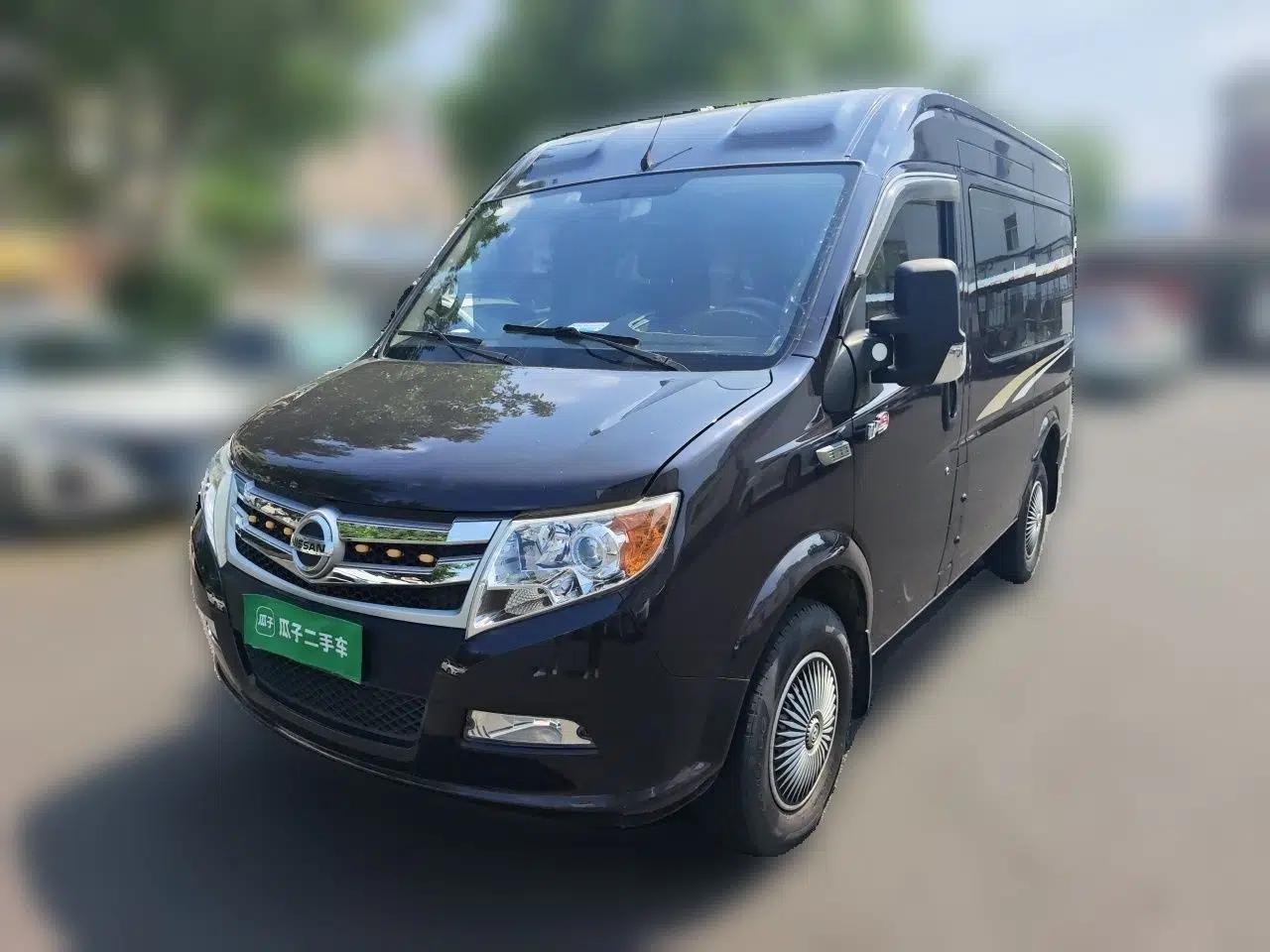 Dongfeng Yufeng 2021 2.3T V9 Logistics Vehicle Short Wheelbase Mid-Roof Design 5-9 Seater China V Emission Standard WP2.3 — миниатюра 1