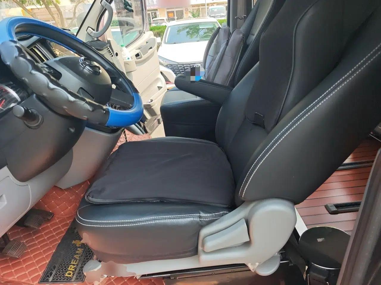 Dongfeng Yufeng 2021 2.3T V9 Logistics Vehicle Short Wheelbase Mid-Roof Design 5-9 Seater China V Emission Standard WP2.3 — миниатюра 15