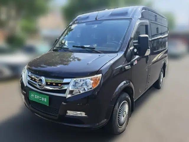 Dongfeng Yufeng 2021 2.3T V9 Logistics Vehicle Short Wheelbase Mid-Roof Design 5-9 Seater China V Emission Standard WP2.3