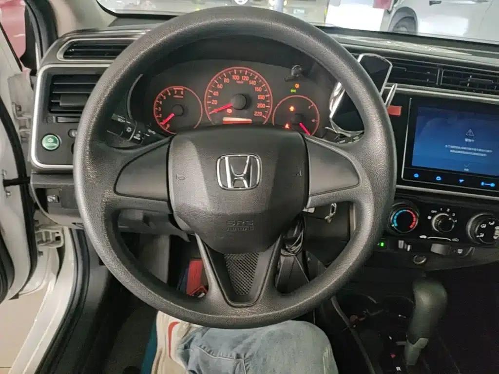 2017 Honda Crider 1.5L CVT Classic Edition — миниатюра 11
